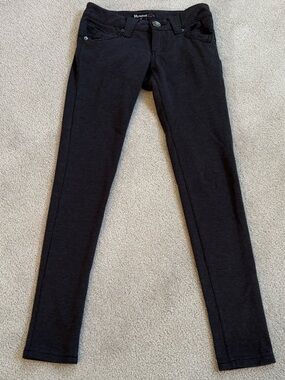 Vintage Rewind Black Skinny Jeggings with Branded Button Size 1